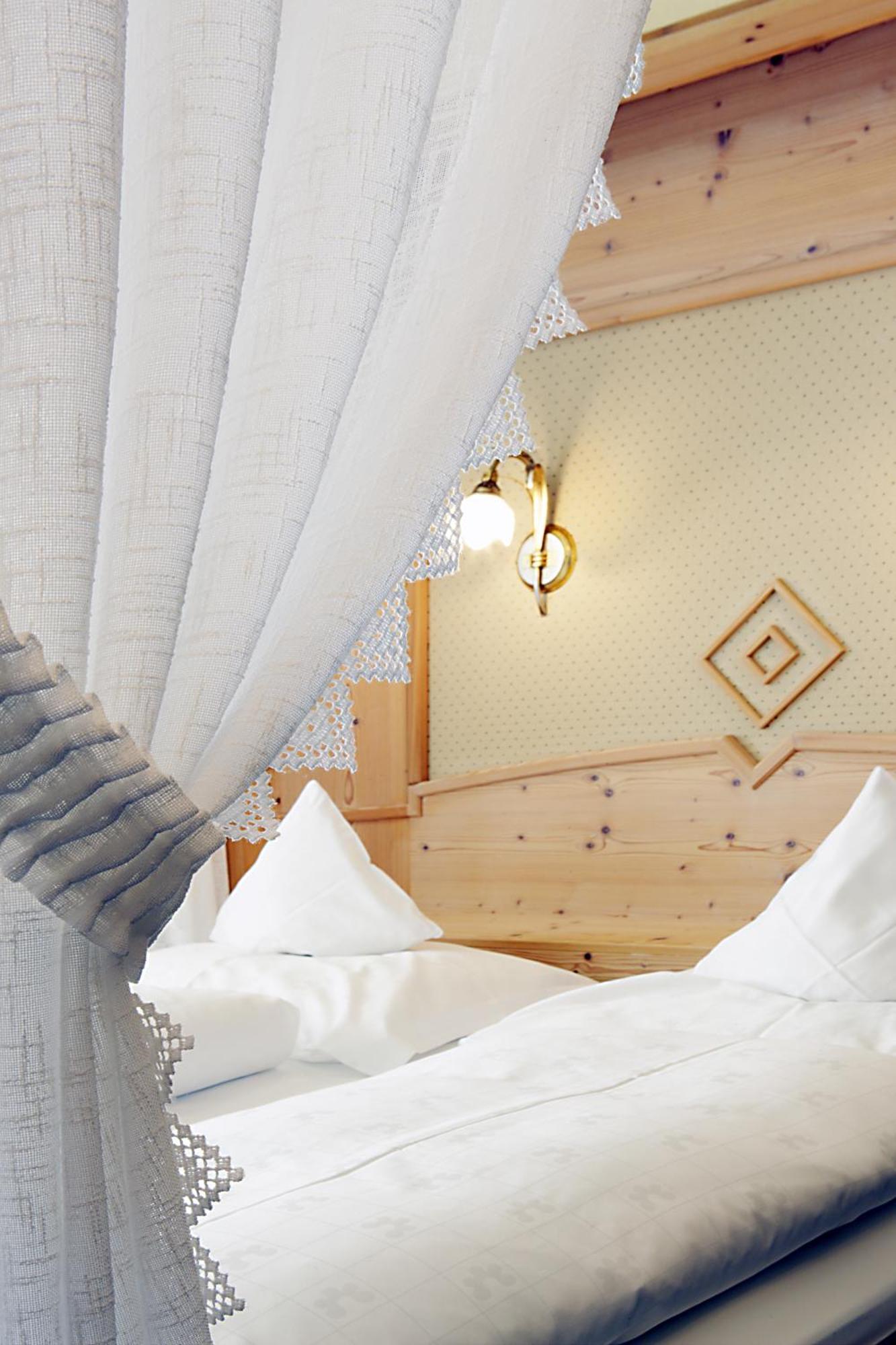Hotel Seeber Racines Bilik gambar